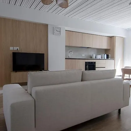 Chic 2br Steps From The Seafront Gzira